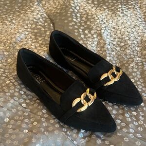 Musshoe Black Pointed Toe Gold Chain Link Flats size 8